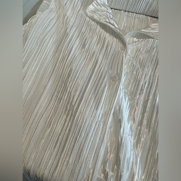 Two piece Plisse Set in White Sz Small - Picture 3 of 4